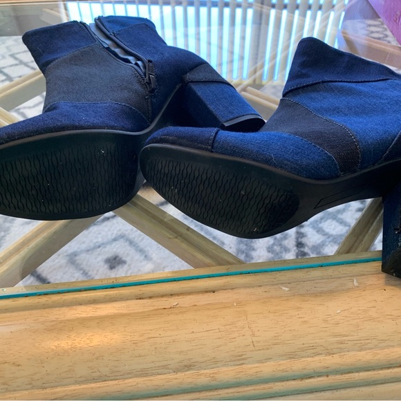 NWT black and blue denim boots - Picture 4 of 8